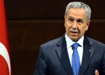 مستشار أردوغان يستقيل من منصبه