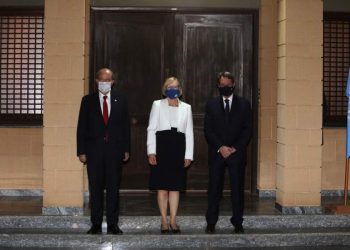 زعيما قبرص يلتقيان برعاية الأمم المتحدة ويتفقان على لقاء خماسي