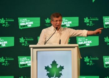 داود أوغلو لأردوغان: كدتَ تعلن الحرب على أوروبا.. ماذا حدث الآن؟