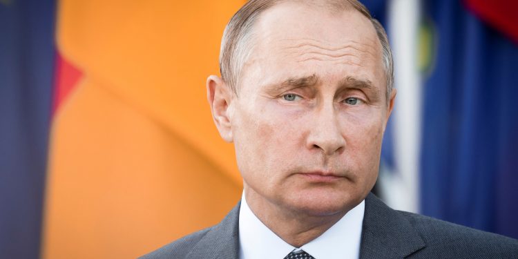 الكرملين ينفي تقارير عن اعتزام بوتين التنحي لإصابته بـ”باركنسون”