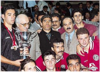 كولن: مارادونا لم يكن لاعبا أسطوريا فحسب