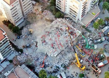 انتهاء فعاليات البحث والإنقاذ في إزمير المنكوبة