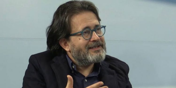 كاتب: لا توجد محكمة في تركيا تخالف رغبات أردوغان