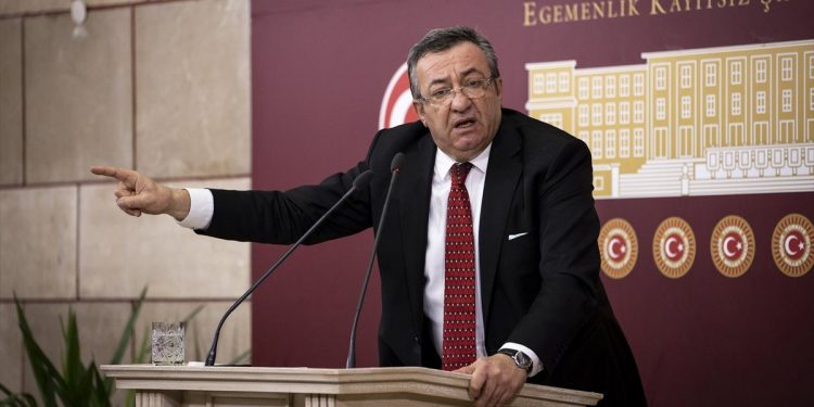 برلماني تركي لحزب أردوغان: سترحلون رغم أنفكم