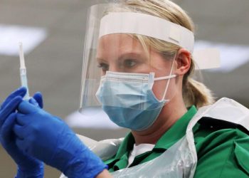 طبيبة تركية تحذر من لقاح كورونا الصيني