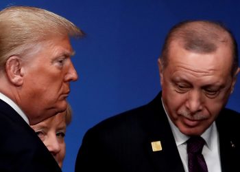 ترامب وقع على حزمة عقوبات ضد تركيا على خلفية صفقة صواريخ “إس 400”