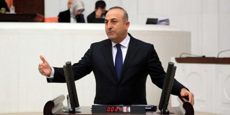 جاويش أوغلو للمعارضة: السلطة لن تُسلَّم لكم ولو فزتم بالانتخابات!