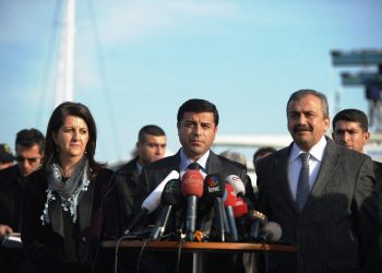 الجارديان: أردوغان انسحب من مفاوضات السلام مع الكرد لهذا السبب..