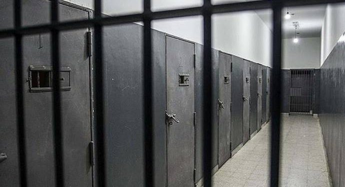 تحقيق مع ضحايا التفتيش العاري بالسجون التركية!