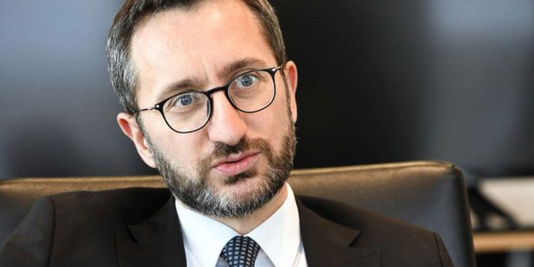 مستشار أردوغان يرفع دعوى ضد عجوز ثمانينية والشرطة تداهم منزلها