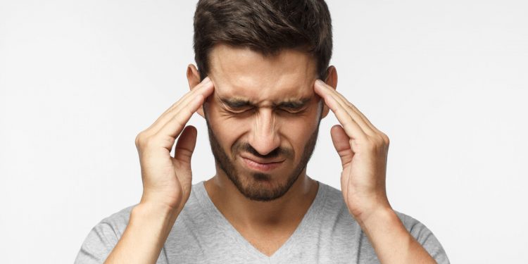 العلاقة بين فقر الدم والصداع