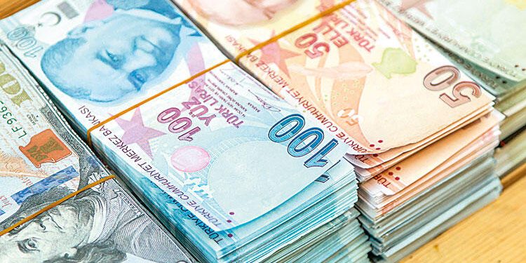 الليرة التركية تنخفض عن 8 ليرات