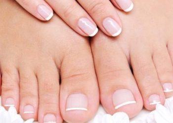 دلالات تغير لون أظافر القدم