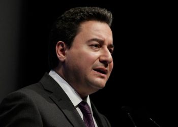 باباجان: سكوت أردوغان عن العنف “أمر خطير”