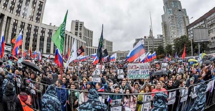 أحكام بالسجن ضد معارضين شاركوا بالاحتجاجات في روسيا