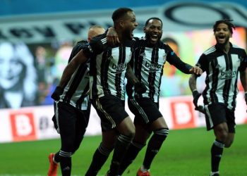 بشكتاش يهزم جلطة سراي ويواصل تصدر للدوري التركي