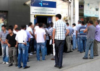 صحفي تركي: 2 مليون انضموا لجيش العاطلين في 2020