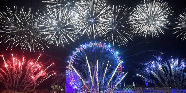 من “الخروج” إلى “الإغلاق”.. هكذا استقبل العالم العام الجديد