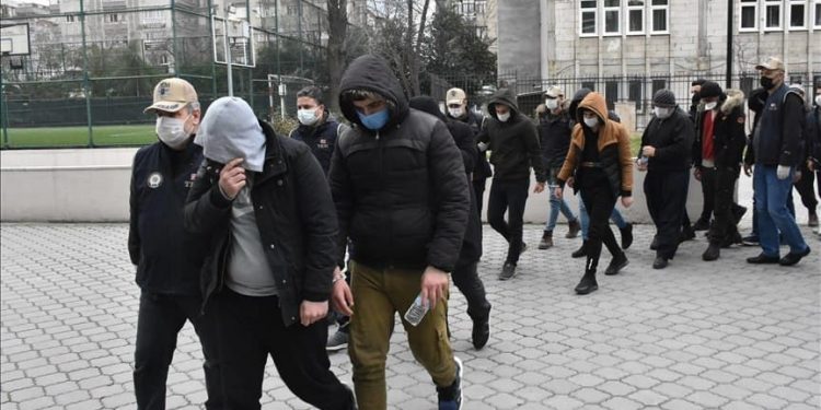 تركيا.. اعتقال 14 أجنبيًا بتهمة الانتماء إلى داعش