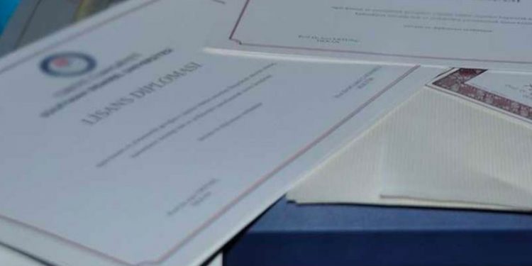 تركيا.. تعيين مدرسين بمؤهلات مزيفة.. والتعليم ترفض الإفصاح عن عددهم