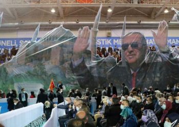 مؤتمرات أردوغان بالصالات المغلقة رغم كورونا تثير سخط الأتراك