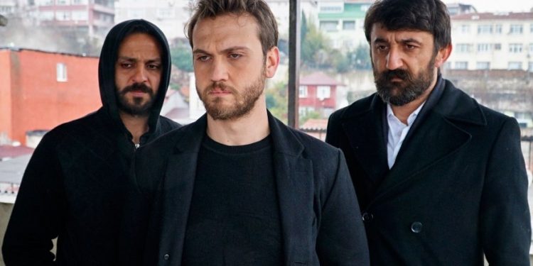 تركيا: مسلسل “الحفرة” ينتهي بنهاية مايو