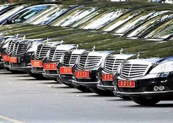 برلمان تركيا يطرح مناقصة لتأجير 69 سيارة فارهة.. والتقشف للمواطنين