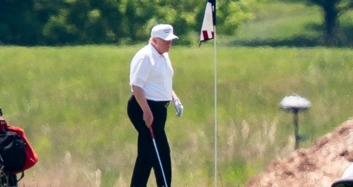 ترامب يتغيب عن مشاهدة جلسة محاكمته للعب الغولف