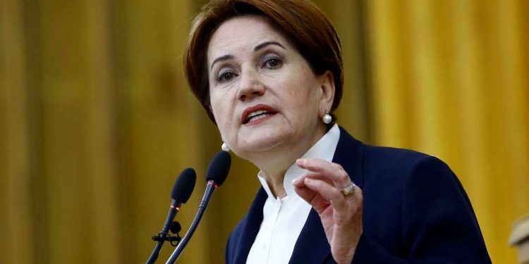 المرأة الحديدية: هجوم الحكومة على ضحايا التفتيش العاري وقاحة