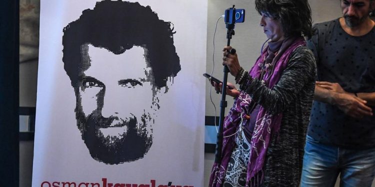 إدارة بايدن تطالب أردوغان مجددا بالإفراج الفوري عن “كافالا”