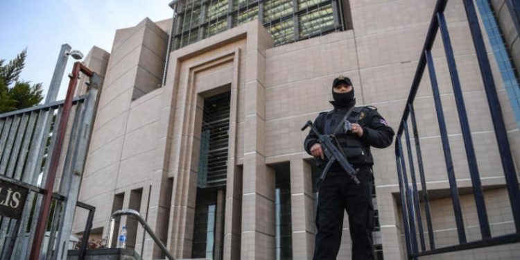 تركيا.. اعتقال 294 عسكريًا مفصولاً من الجيش والكليات العسكرية