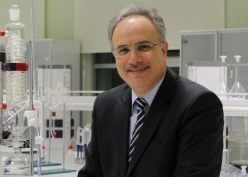 تركيا.. حملة طلابية للإفراج عن رئيس جامعة معتقل بقرار رئاسي