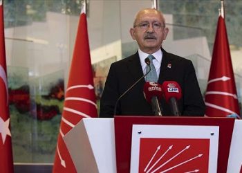 كيليتشدار أوغلو يعلن شروطه للقبول بتغيير الدستور في تركيا