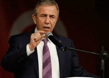 عمدة أنقرة يحول وسائل النقل المعطلة إلى حافلات كهربائية