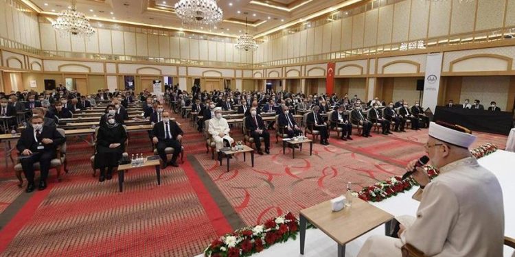 الشؤون الدينية تدعو لعدم “الإسراف” وتعقد اجتماعاتها بفنادق 5 نجوم