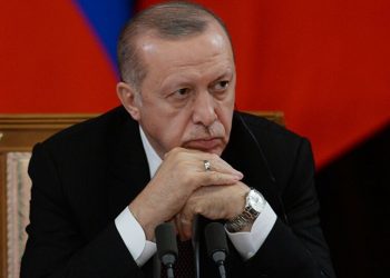 كاتب: أردوغان يعاقب الحزب الكردي لرفضه دعوة “أوجلان”