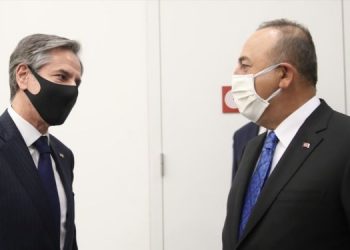 بلينكن يحث تركيا على التخلي عن السلاح الروسي