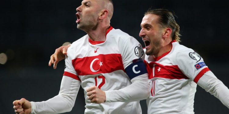 منتخب تركيا يفوز على نظيره الهولندي