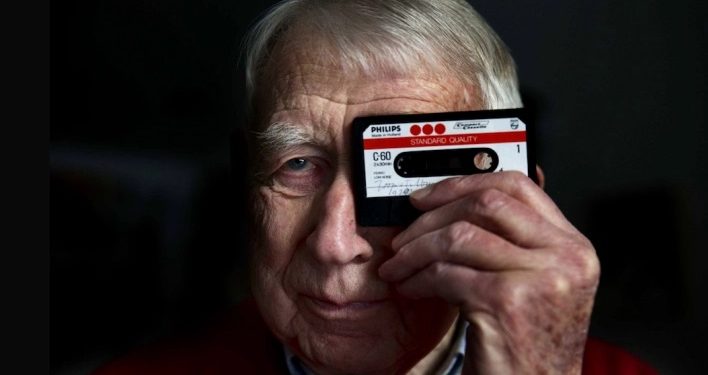 وفاة مخترع شريط الكاسيت