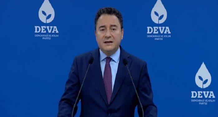 باباجان: الحكومة بحاجة مستمرة إلى أعداء لتعليق فشلها عليهم