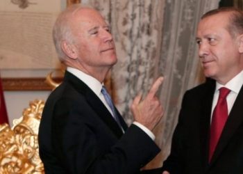 صحفي ألماني يدعو بايدن إلى “وضع أردوغان في مكانه”