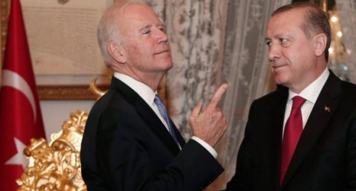 صحفي ألماني يدعو بايدن إلى “وضع أردوغان في مكانه”