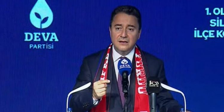 باباجان: أردوغان يتذكر حقوق الإنسان عندما ينهار الاقتصاد