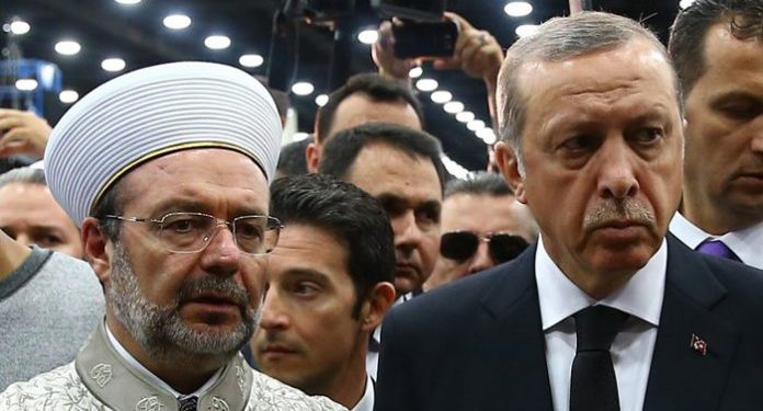 تركيا: رئيس الشؤون الدينية السابق يسقط في فخ نصبه لكولن