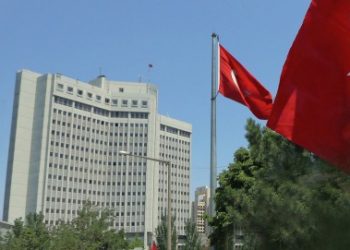 أنقرة: قرارات الجامعة العربية تُتَّخَذُ دون تشاور شفاف.. وحماية سيادة الدول العربية من أولوياتنا