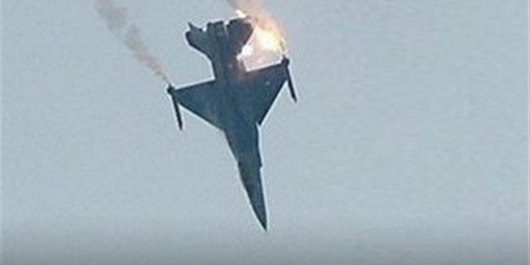 تحطم طائرة تدريب للجيش التركي في بحر إيجه ونجاة طياريها