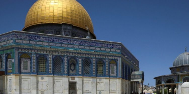 تداعيات قرار عباس تأجيل الانتخابات التشريعية محليًّا ودوليًا