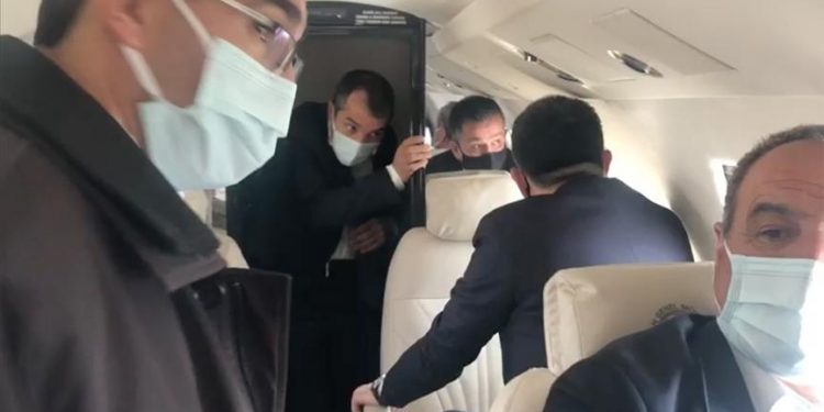 عطل يصيب محرك طائرة تركية تقل وزيرًا