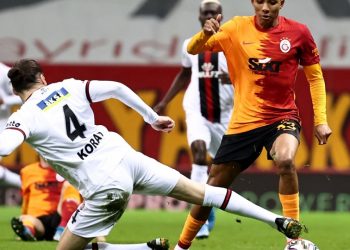 جالطة سراي يتعادل مع فاتح كاراجومورك