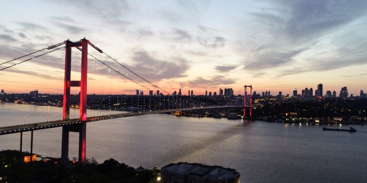 أردوغان يعلن موعد تشييد أول جسر فوق قناة اسطنبول